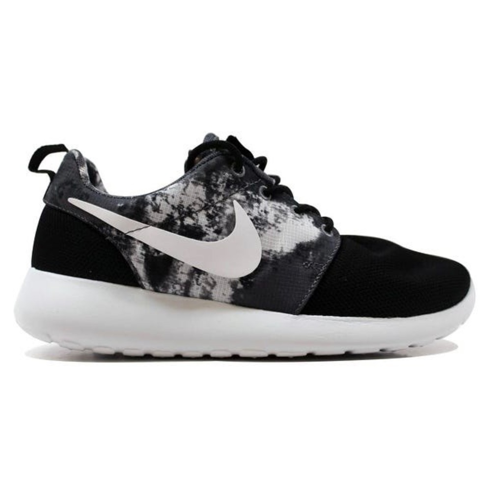 Women’s Nike Rosherun Tie-dye Print Size 6
